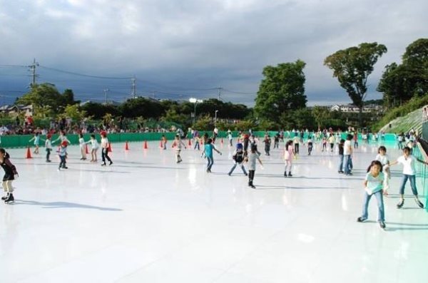 室外滑冰場投資需要多少錢