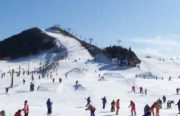 蓮花山滑雪場